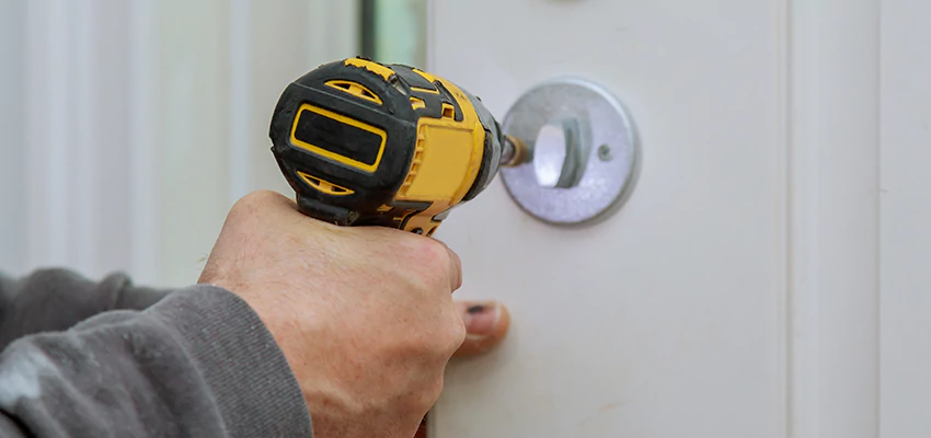 Street Locksmith For Smart Lock Repair in Florin, CA