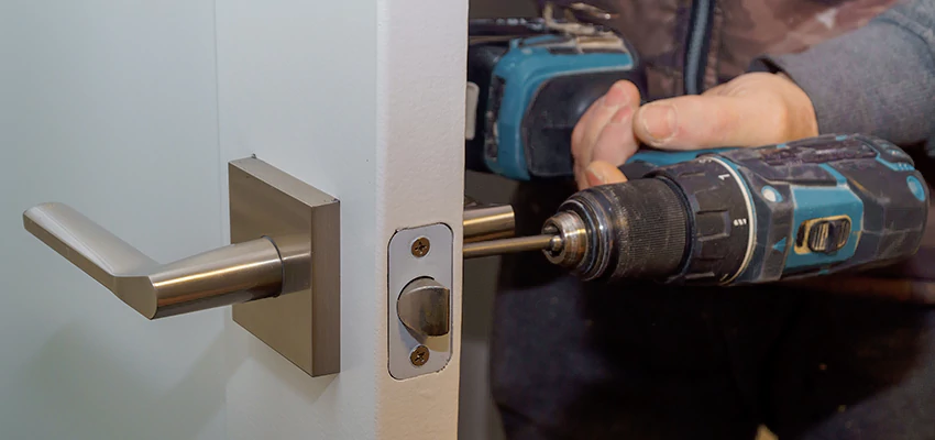 Broken Door Handle Lock Repair in Florin, California